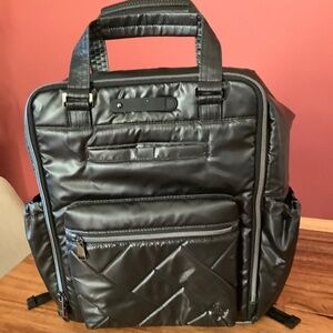 NWOT Lug Voyager backpack in Metallic Black